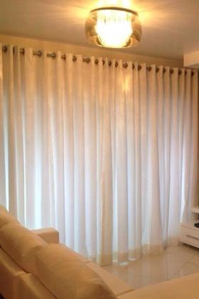 Imagem de Cortina com Ilhós para Varão Comum 2,50m Larg. X 2,70m Alt. Linho Sintético