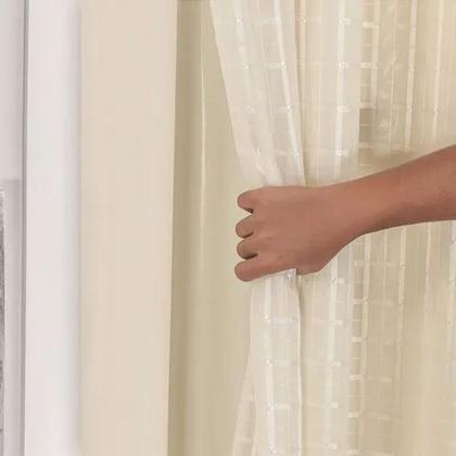 Imagem de Cortina Voil 10.00x2.10 Com Forro Blackout Ilhós Cromado