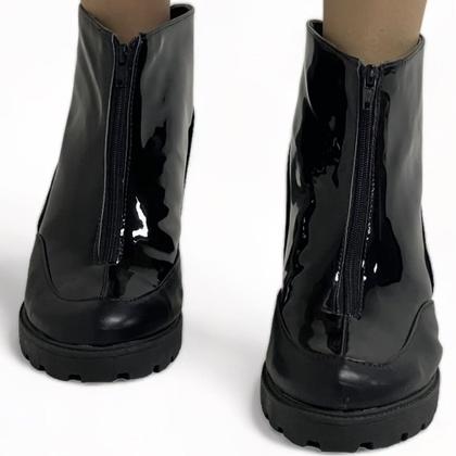 Imagem de Coturno com Salto Verniz Preto e Ziper Frontal Falto Tratorado 7 cm - ULLY
