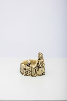 Imagem de Cranio Cinzeiro Canibal Resina
