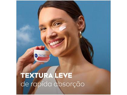 Imagem de Creme facial antissinais  nivea  vermelho