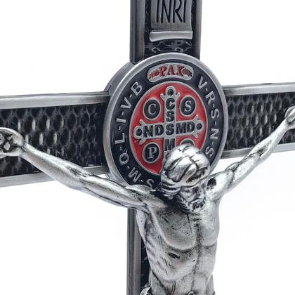 Imagem de Crucifixo de Mesa Medalha de São Bento Metal Prata Velha 25 cm