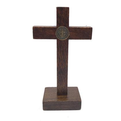 Imagem de Crucifixo de Mesa Medalha São Bento em Madeira Rústica 12 cm