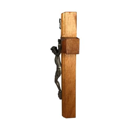 Imagem de Crucifixo Para Parede Em Madeira Com Medalha De São Bento Em Metal Nas Cores Ouro e Onix de 12cm