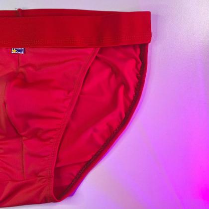 Imagem de Cueca cavada com elástico no cós na cor vermelha Tam disponível PP ao GG