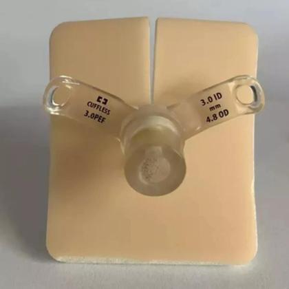 Imagem de Curativo De Espuma Absorvente Macia 9x9cm Traqueostomia 1 Unidade