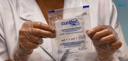 Imagem de Curativo Emulsão Petrolatum Malha Placa Compressa 7,6 X 20,3 2 Envelopes com 1 Unidade cada