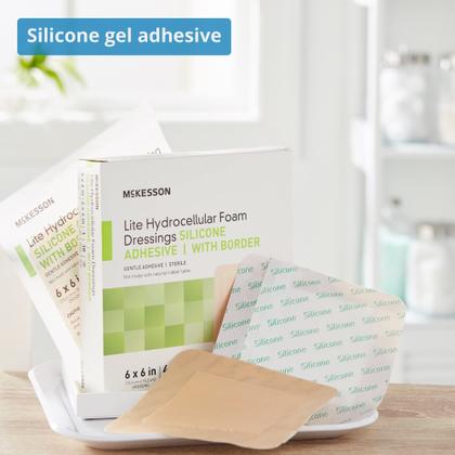 Imagem de Curativo para feridas McKesson Lite Foam Silicone Adesivo 15x15cm