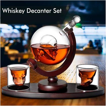 Imagem de Decanter Whisky Caveira Com Base e Dois Copos Skull