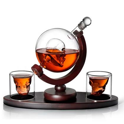Imagem de Decanter Whisky Caveira Com Base e Dois Copos Skull