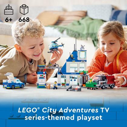 Imagem de Delegacia de Polícia LEGO City - Com Van, Caminhão de Lixo e Helicóptero