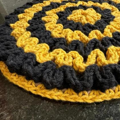 Imagem de Descanso de Panela de Crochê Duplo 22cm Amarelo e Preto