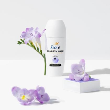 Imagem de Desodorante Dove Invisible Care Roll-on Antitranspirante Violeta e Frésia Branca 50ml