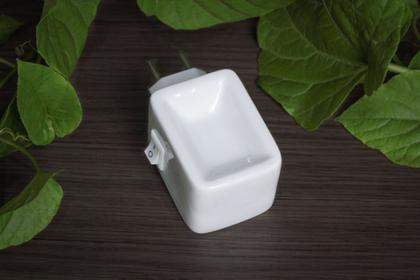 Imagem de Difusor Elétrico Aromatizador Bivolt Em Porcelana Para Essência Aromática Óleo Pastilha Wax Melts