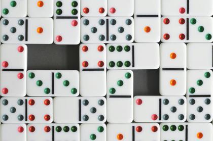 Imagem de Dominó Osso Caixa de Metal Peças Coloridas Double Six