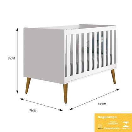 Dormitório Infantil Theo Retrô 2 Portas, Cômoda 1 Porta, Berço Branco com Pés Amadeirado e Colchão D18 - Reller Móveis Imagem de Dormitório Infantil Theo Retrô 2 Portas, Cômoda 1 Porta, Berço Branco com Pés Amadeirado e Colchão D18 - Reller Móveis