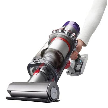 105.Dyson　Cyclone　v10 Review: Dyson's Cyclone V10 vacuum is $500 overkill, but I love it