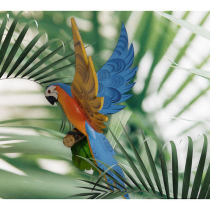 Imagem de Enfeite Arara com Asa Aberta no Tronco Pendurar Artesanato