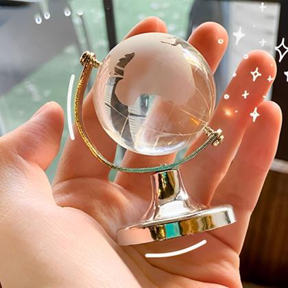 Imagem de Enfeite de Mesa Mini Globo Terrestre de Vidro 9CM