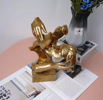 Imagem de Enfeite Decoração Estante Estátua Casal Beijo Namorados