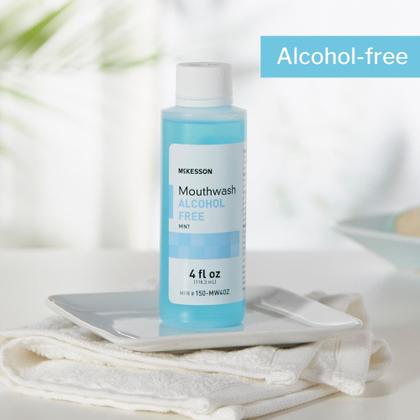 Imagem de Enxaguante bucal McKesson com sabor de menta sem álcool 120 ml (60 unidades)