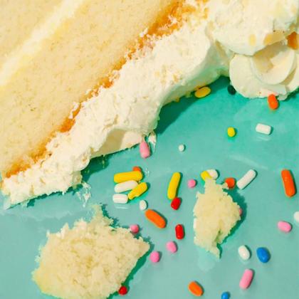 Imagem de EOS Stick Lip Balm Smoth - Birthday Cake