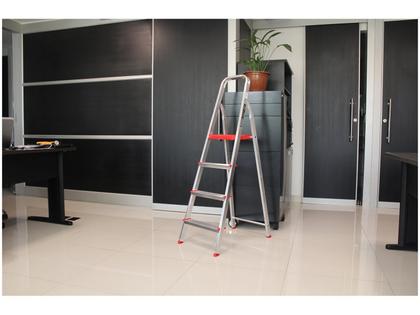 Imagem de Escada Alumínio Dobrável 4 Degraus Botafogo