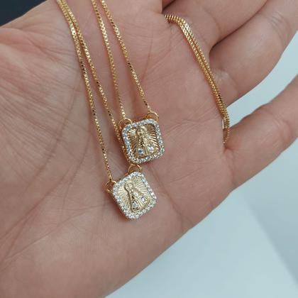 Imagem de Escapulário Colar Corrente Delicada com pingente Nossa Senhora Aparecida 60cm semijoia banhada a ouro 18k dourado com garantia Antialérgico