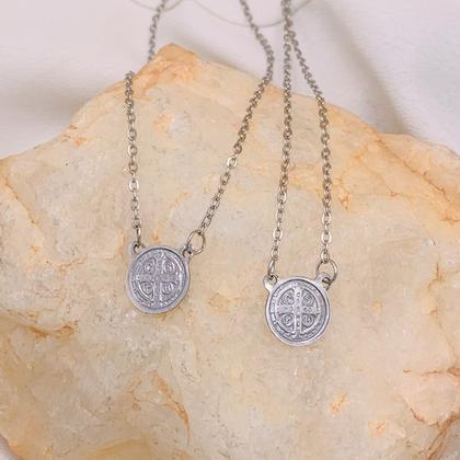 Imagem de Escapulário São Bento Em Aço Inox Cirúrgico unissex colar