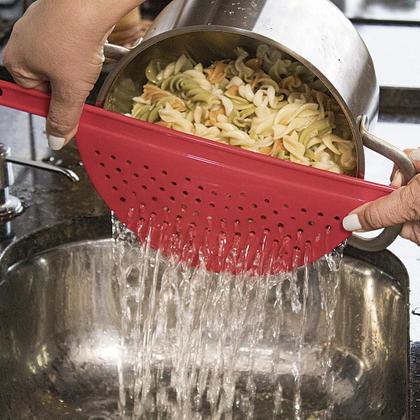 Imagem de Escorredor Meia Lua Para Panelas Até 24 Cm Multiuso Branco