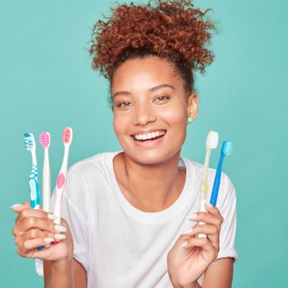 Imagem de Escova de Dente com Porta Escova Cerdas Extra Macia Kess Azul