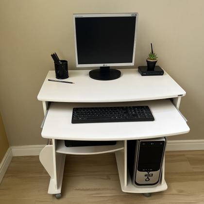 Imagem de Escrivaninha Mesa Escritório com Rodinhas, Espaço para Computador, CPU e Suporte para Teclado 160 Artely Branco