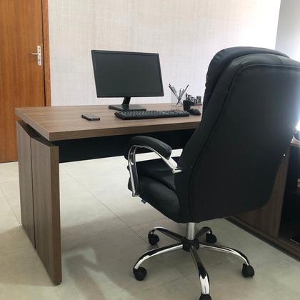 Imagem de Escrivaninha Mesa Escritório Diretor em L com Porta de Correr e Caixa de Tomada