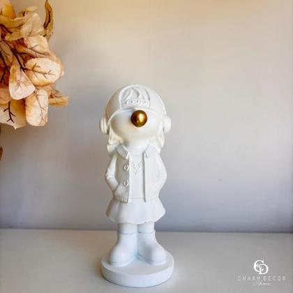 Imagem de Escultura em Resina Menina Escultando Musica Branco Com Dourado