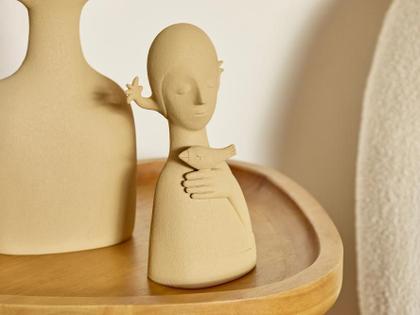 Imagem de Escultura Enfeite P/ Sala Mulher Minimalista Em Poliresina