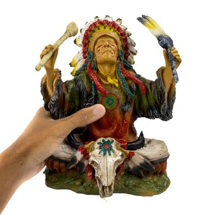 Imagem de Escultura Índio Pagé Xamã Reverenciando 24 cm em Resina