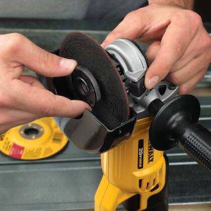 Imagem de Esmerilhadeira 4-1/2 20v Dewalt Dcg412b + 2 Bat 5ah + Carreg
