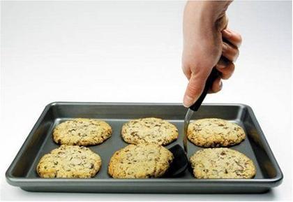 Imagem de Espátula de biscoito OXO Good Grips cinza silicone 7,6 cm