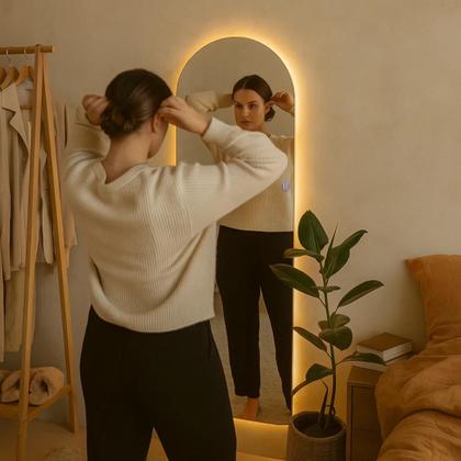 Imagem de Espelho Com led 150x40 Retangular Arqueado Grande Corpo Inteiro Decoração com LED touch Luz fria e Luz quente