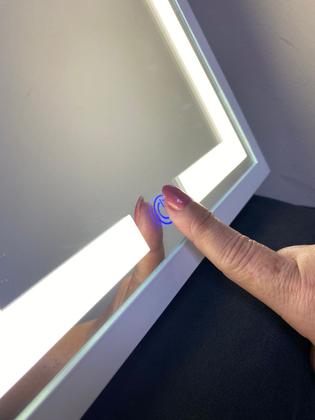 Imagem de Espelho De Mesa Branco Com Led 3 Cores Touch Screen 40x28cm - Maquiagem