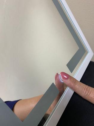 Imagem de Espelho De Mesa Branco Com Led 3 Cores Touch Screen 50x28cm - Maquiagem