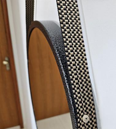 Imagem de Espelho Decorativo Adnet em Alumínio Crackelado 50cm Completo com Alça e Suporte
