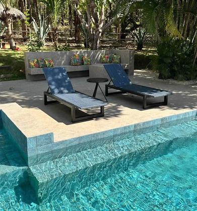 Imagem de Espreguiçadeira de Piscina Amamélis Fibra e Alumínio Encosto Regulável