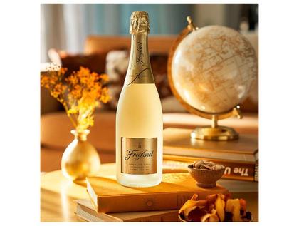 Imagem de Espumante Branco Demi Sec Freixenet Classic Carta Nevada 750ml