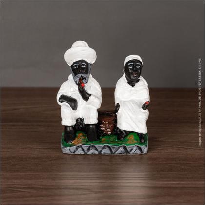 Imagem de Estátua Casal de Pretos Velhos Pequena em Resina