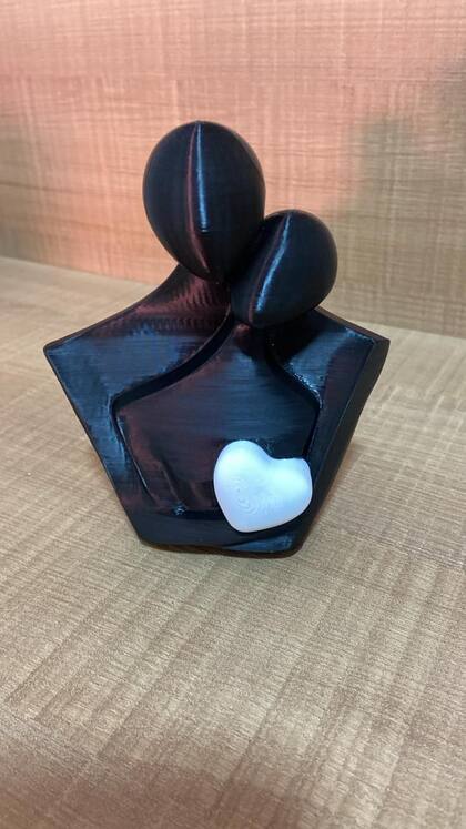 Imagem de Estatua Casal namorados pequeno preto c/ branco 3D - 12 cm