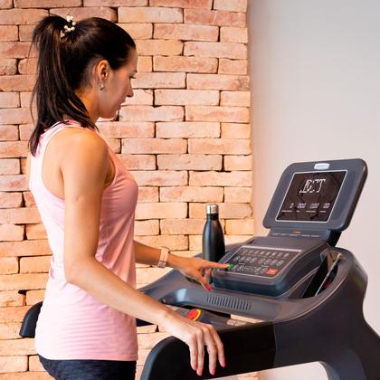 Imagem de Esteira Ergométrica Speedo TR5 com Inclinação Amortecimento e Bluetooth - Motor DC 4.0HP até 18km/h