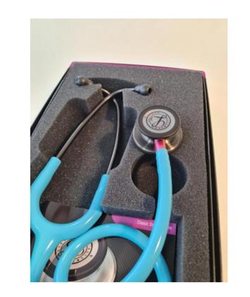 Imagem de Estetoscópio Littmann Classic lll + Case - Cores Variadas