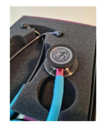 Imagem de Estetoscópio Littmann Classic lll + Case - Cores Variadas