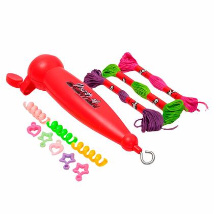 Imagem de Estúdio De Cabelos Marinette Makebrinq Com Maquina De Trança Tererês E Miçangas Coloridas